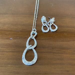 Avon earrings and necklace set
